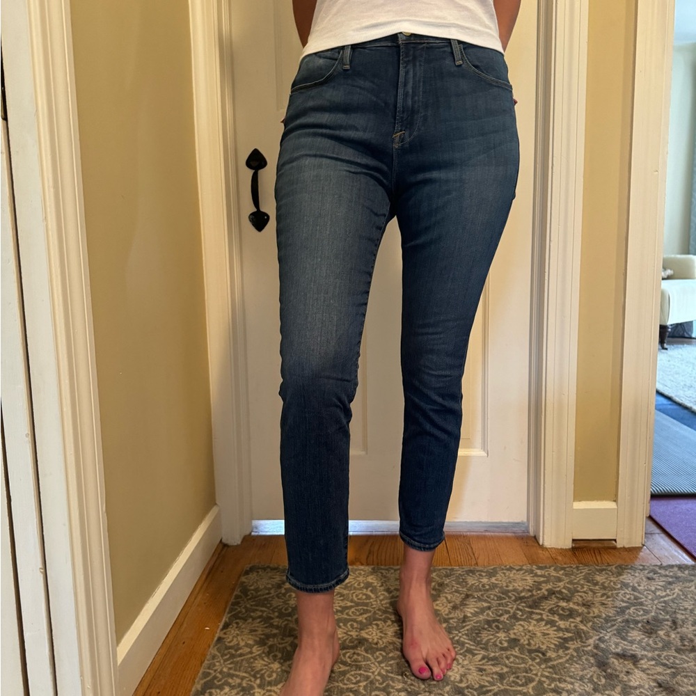 Frame - Le High Skinny Crop Jean in size 28